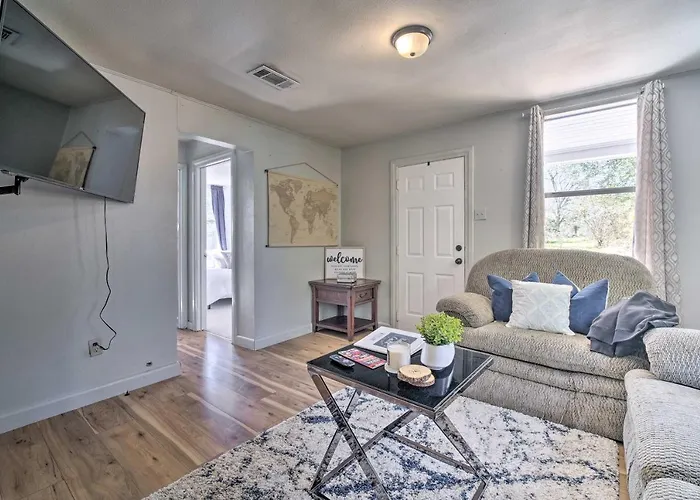 Cozy Livingston House With Fenced Yard And Patio!