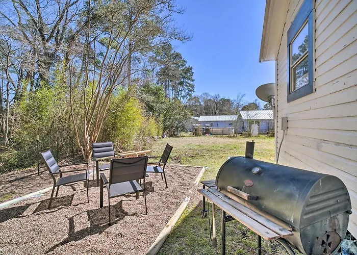 Cozy Livingston House With Fenced Yard And Patio!