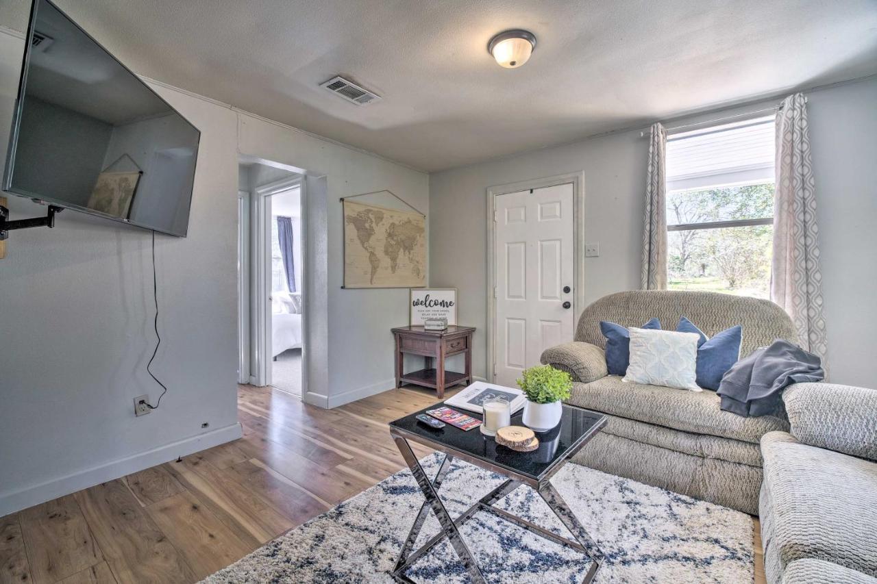 Holiday home Cozy House With Fenced Yard And Patio! Livingston
