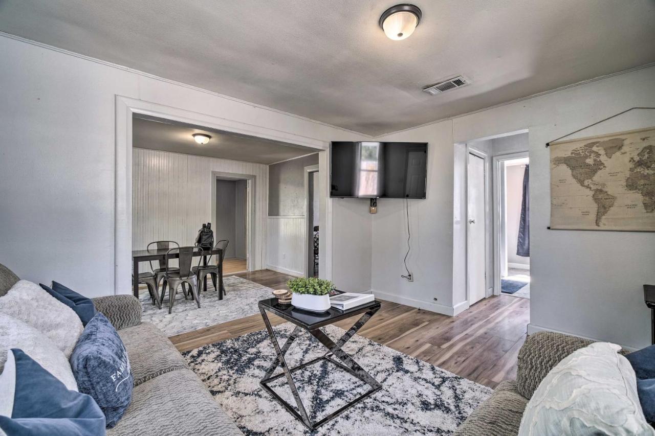 Cozy House With Fenced Yard And Patio! *