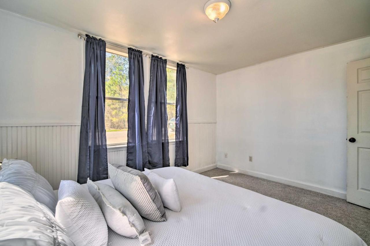 Cozy House With Fenced Yard And Patio! Livingston